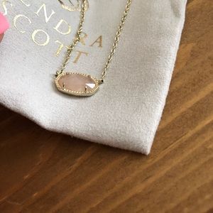 Kendra Scott necklace